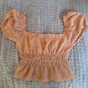 NWOT - Skylar rose nudeish pink short puff sleeve crop top